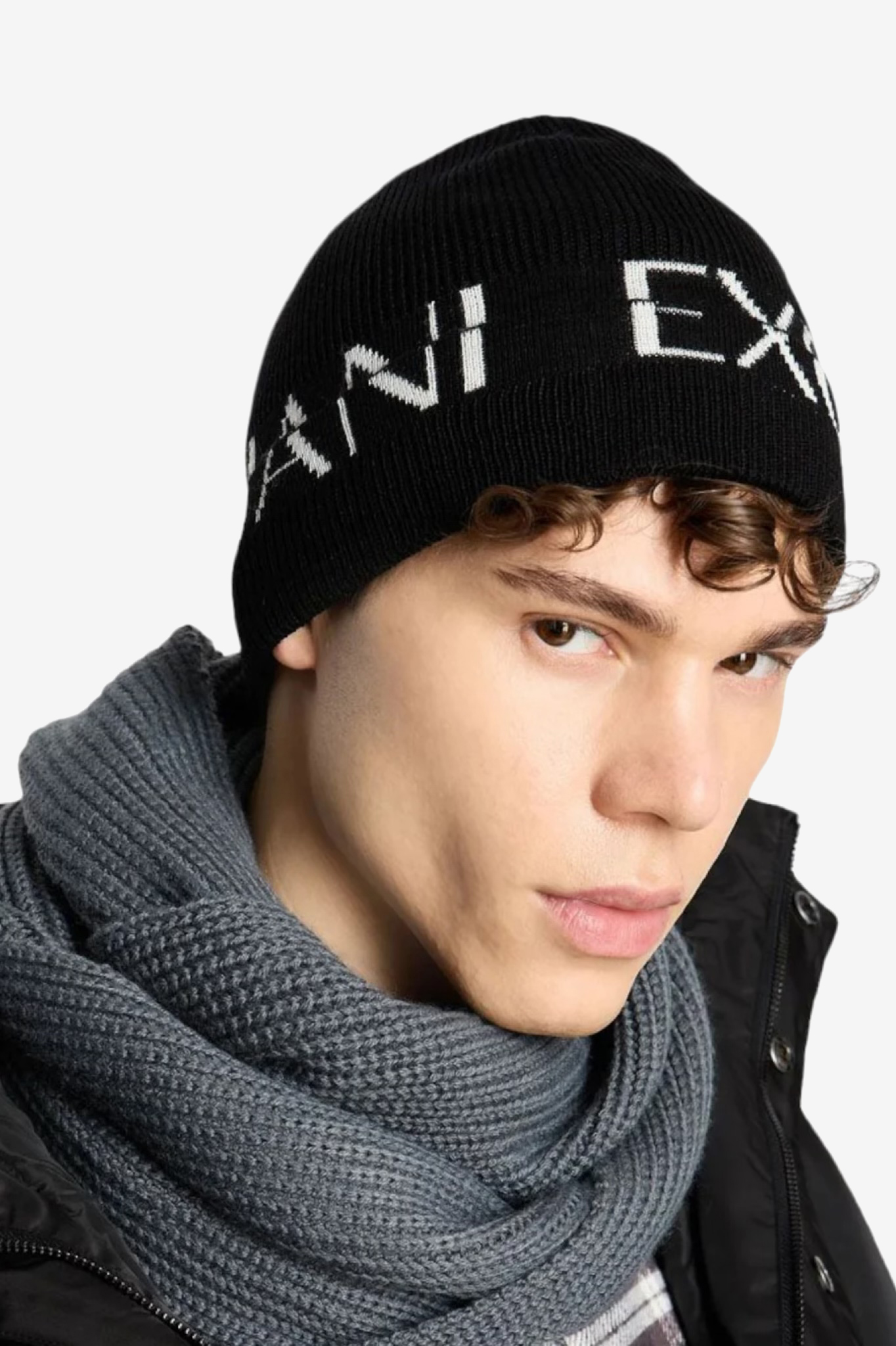 Чёрная шапка Armani Exchange